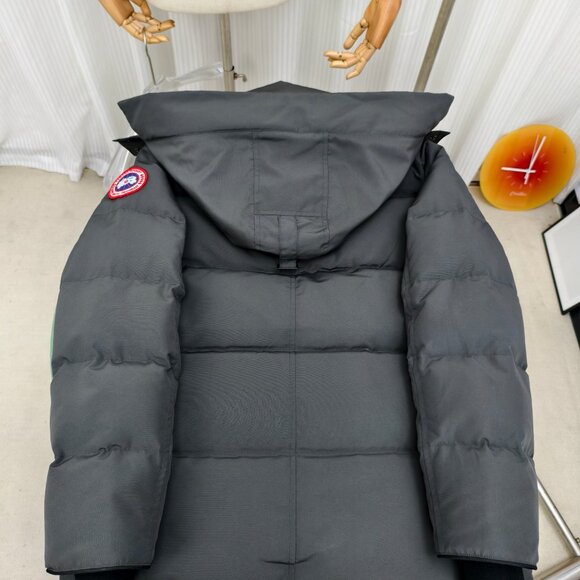 Canada Goose Puffer Jacket - Picture 8 of 8